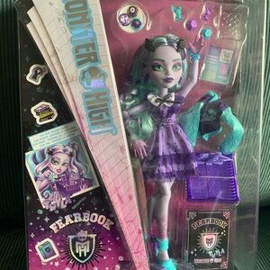 Monster High Doll Fearbook Twyla